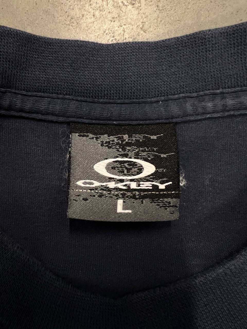 00s Vintage Oakley Hibiscus T-Shirt