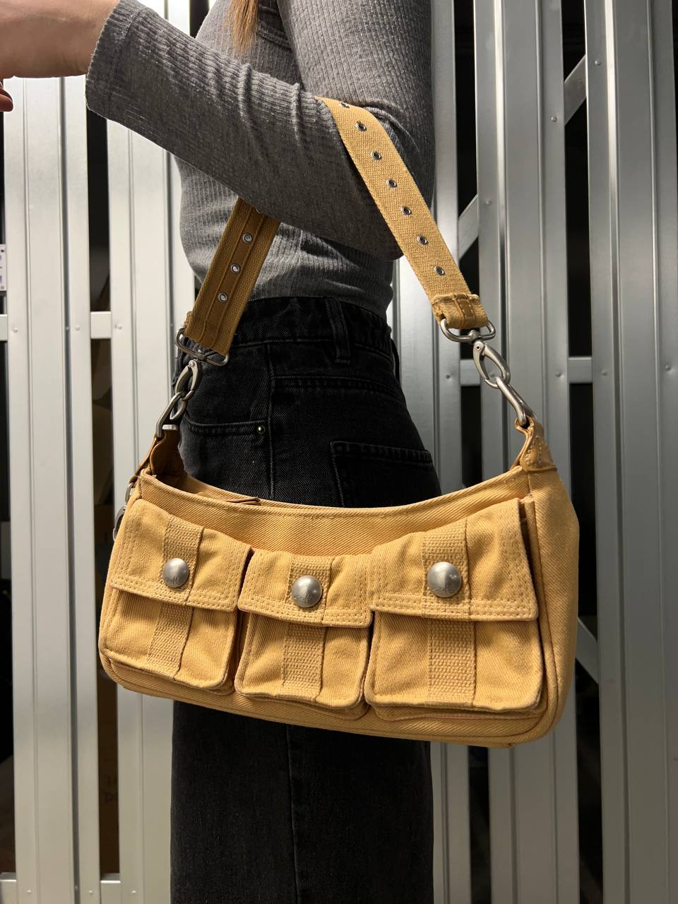 00s Vintage Oakley Caramel Shoulder Hand Bag