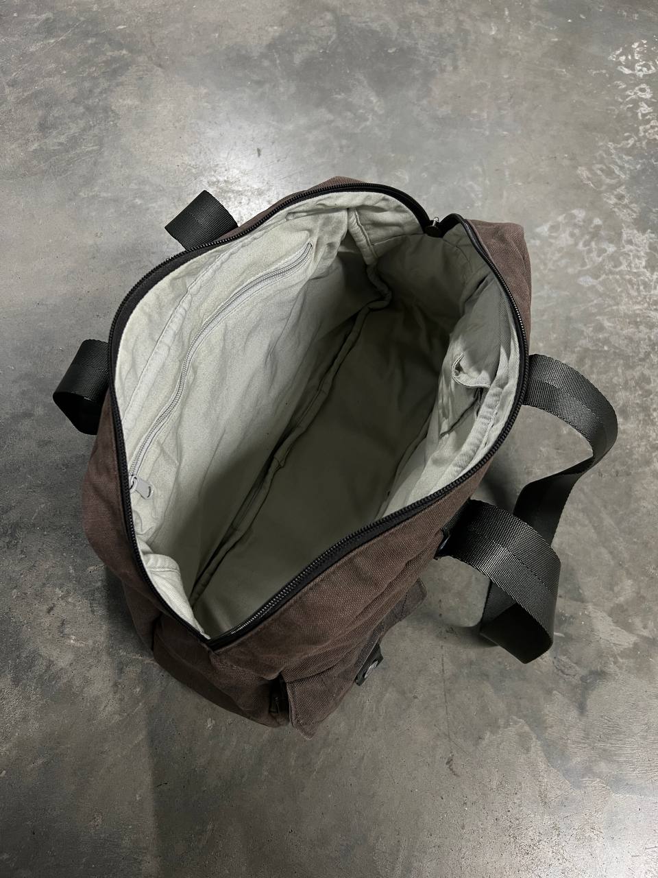 00s Vintage Oakley Swivel Mid Shoulder Hand Bag
