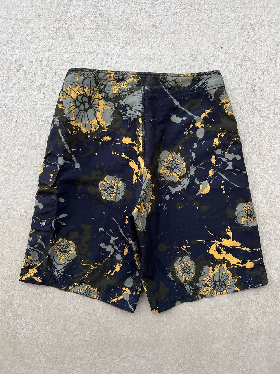 00s Vintage Oakley Hibiscus Shorts