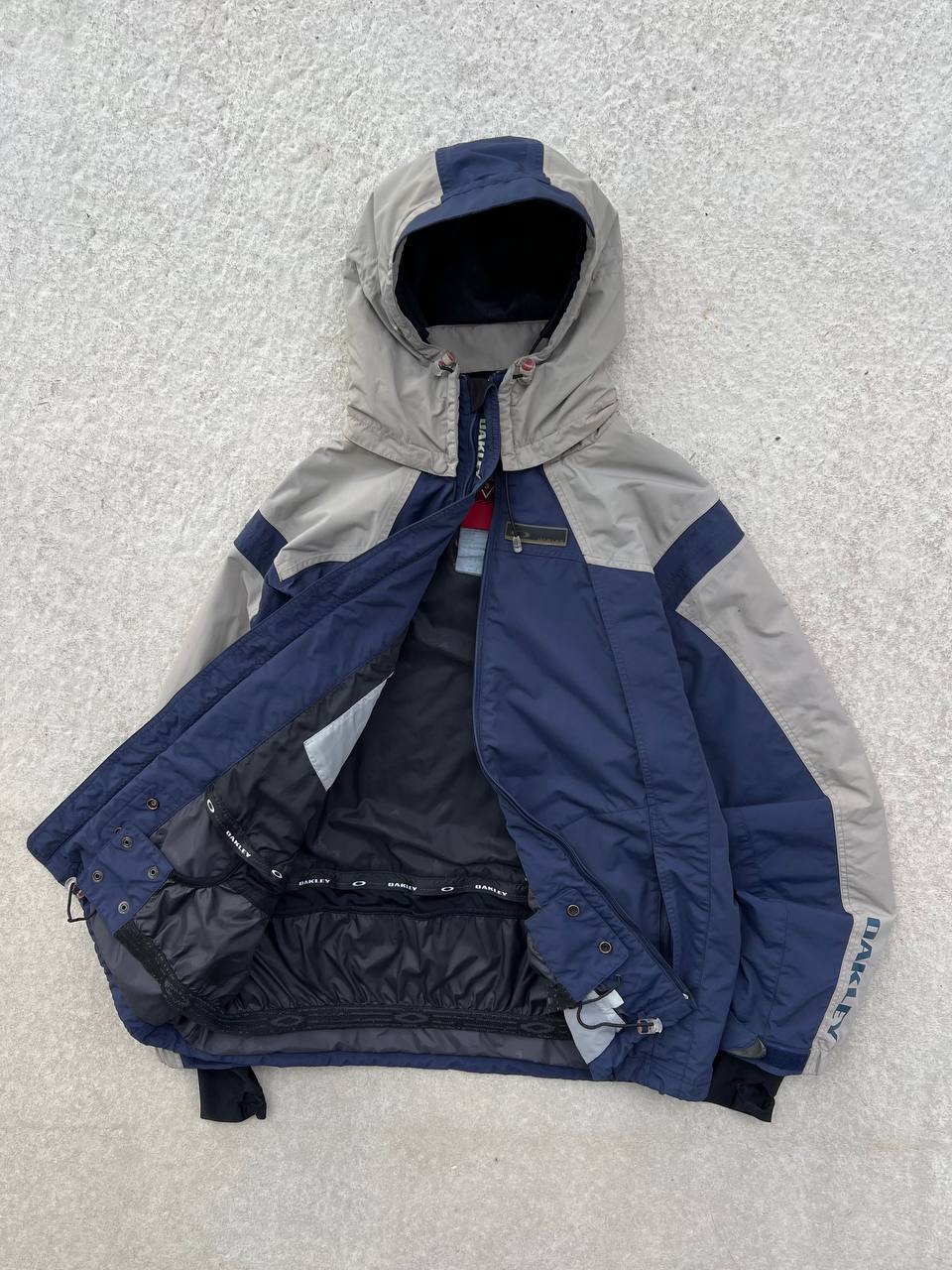 00s Vintage Oakley Jacket