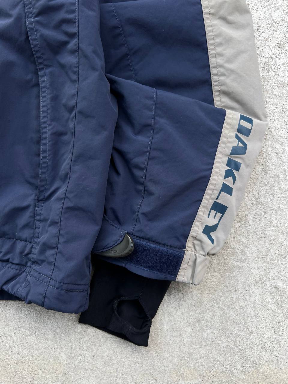 00s Vintage Oakley Jacket