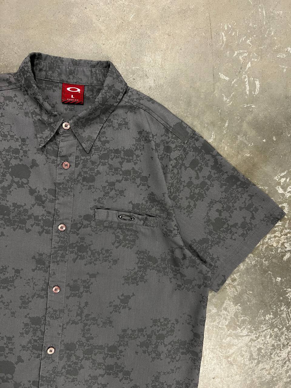 00s Vintage Oakley Skull Shirt