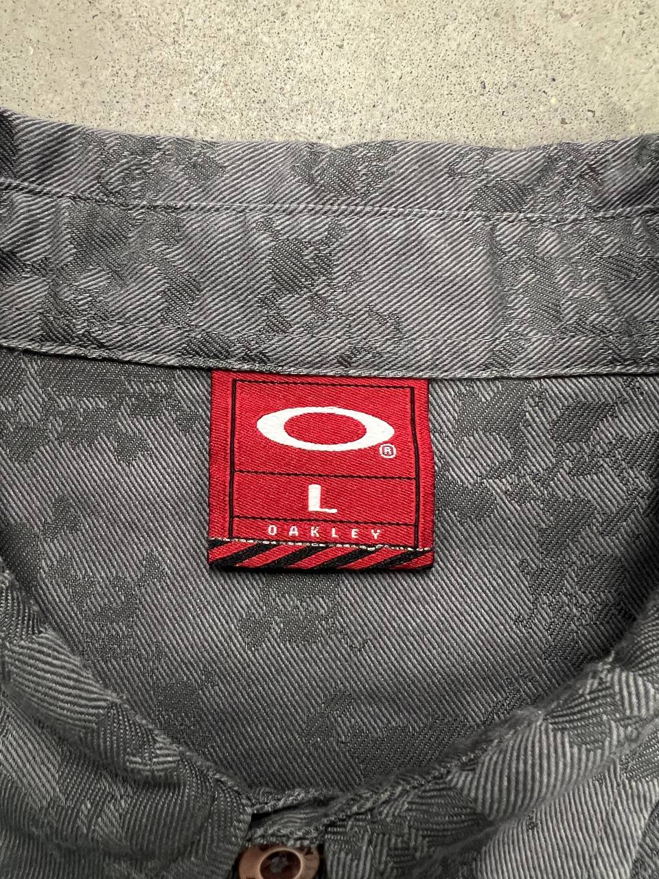 00s Vintage Oakley Skull Shirt