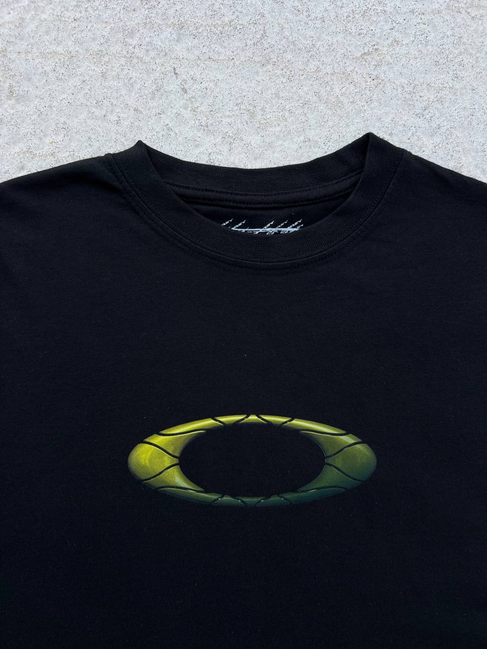 00s Vintage Oakley T-Shirt