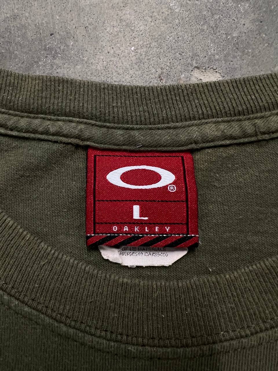00s Vintage Oakley T-Shirt