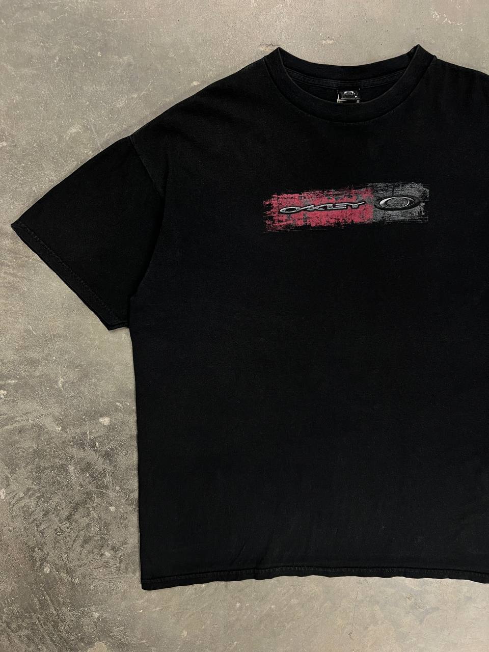 00s Vintage Oakley T-Shirt