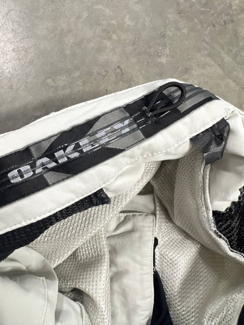 00s Vintage Oakley Ventilated Shorts