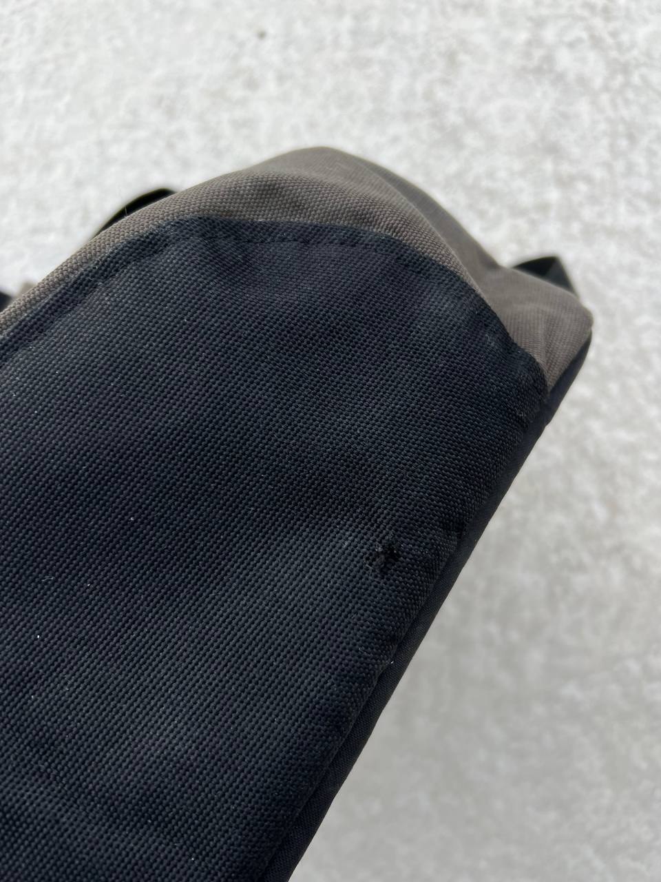 00s Vintage Salomon Sling Bag