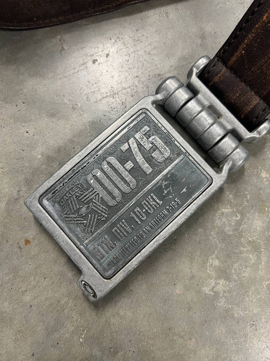 00s Vintage Oakley Crest Buckle Plate Leather Belt