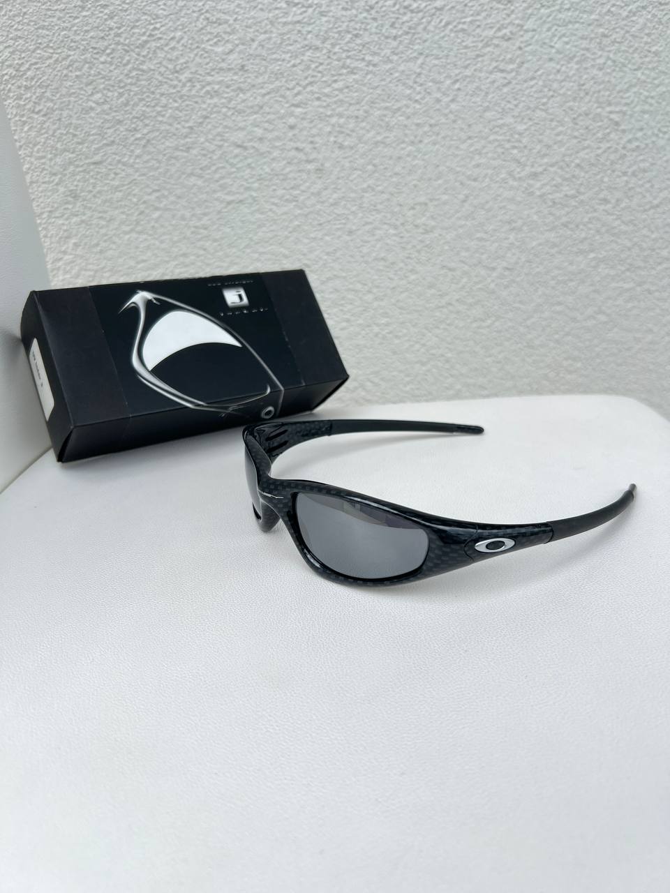 1999 Vintage Oakley New Straight Jacket Carbon Fiber Sunglasses