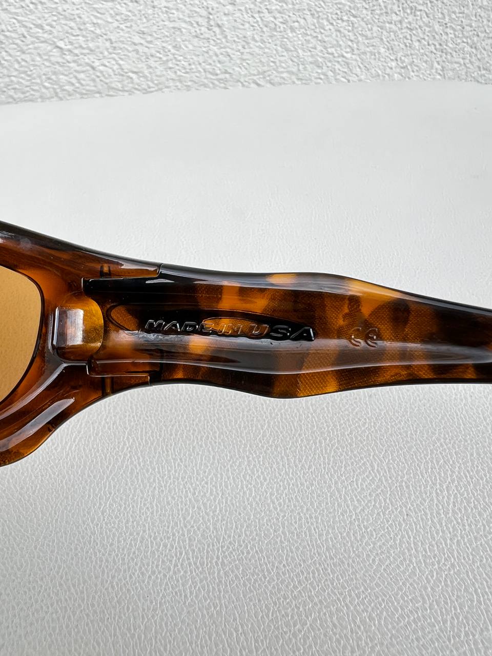 2003 Vintage Oakley Monster Dog 1st Gen Brown Tortoise / Bronze Sunglasses