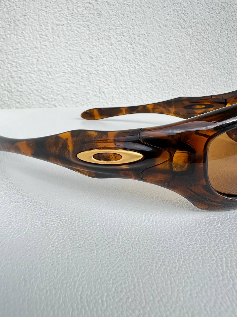 2003 Vintage Oakley Monster Dog 1st Gen Brown Tortoise / Bronze Sunglasses