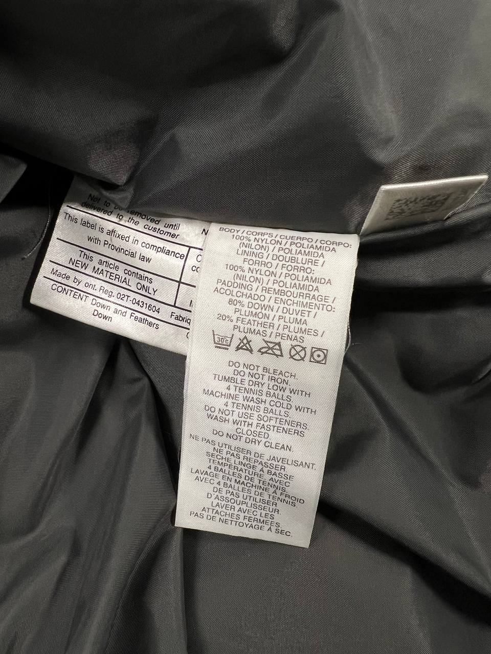 2004 Vintage Salomon Puffer jacket