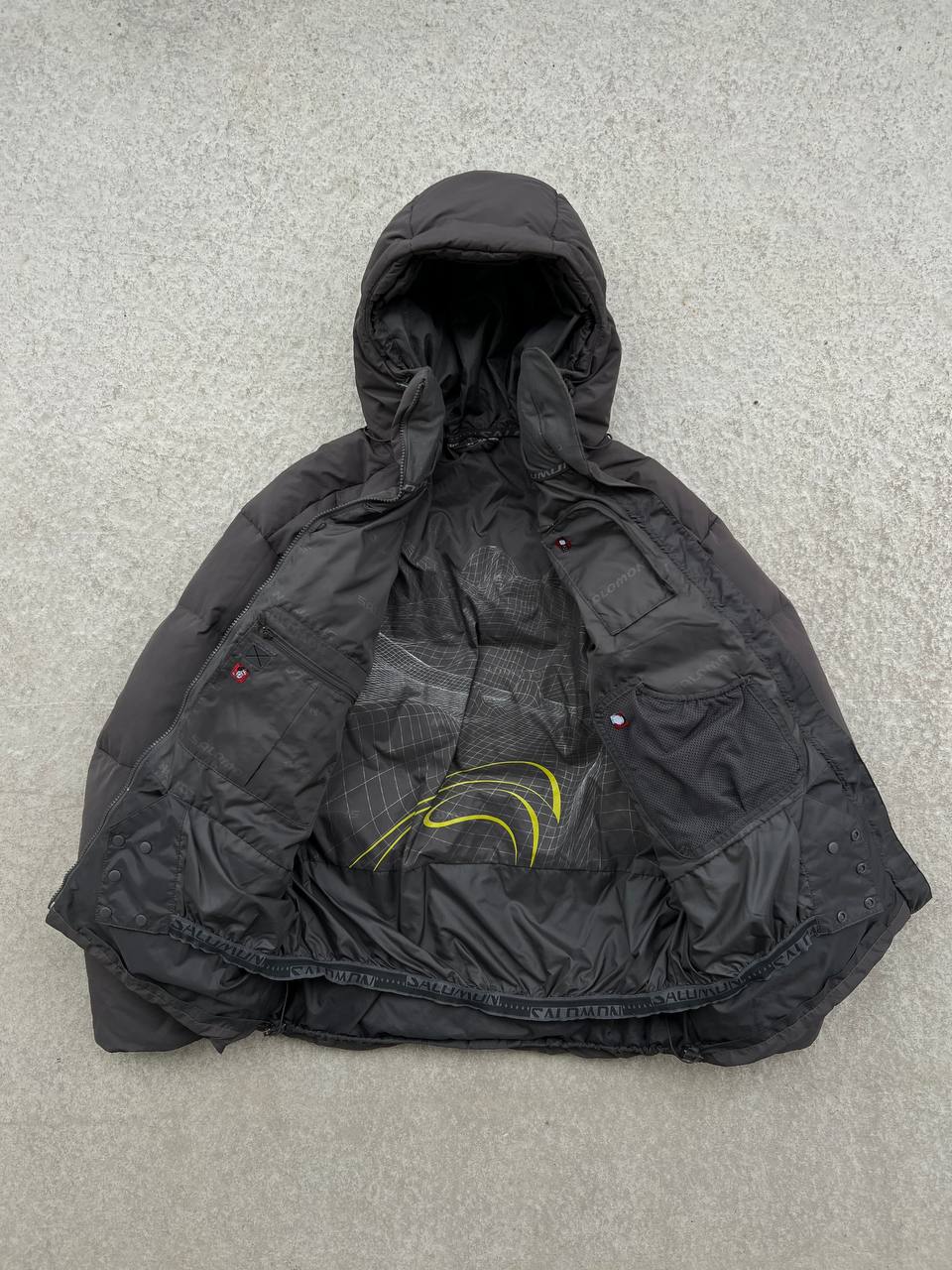 2004 Vintage Salomon Puffer Jacket