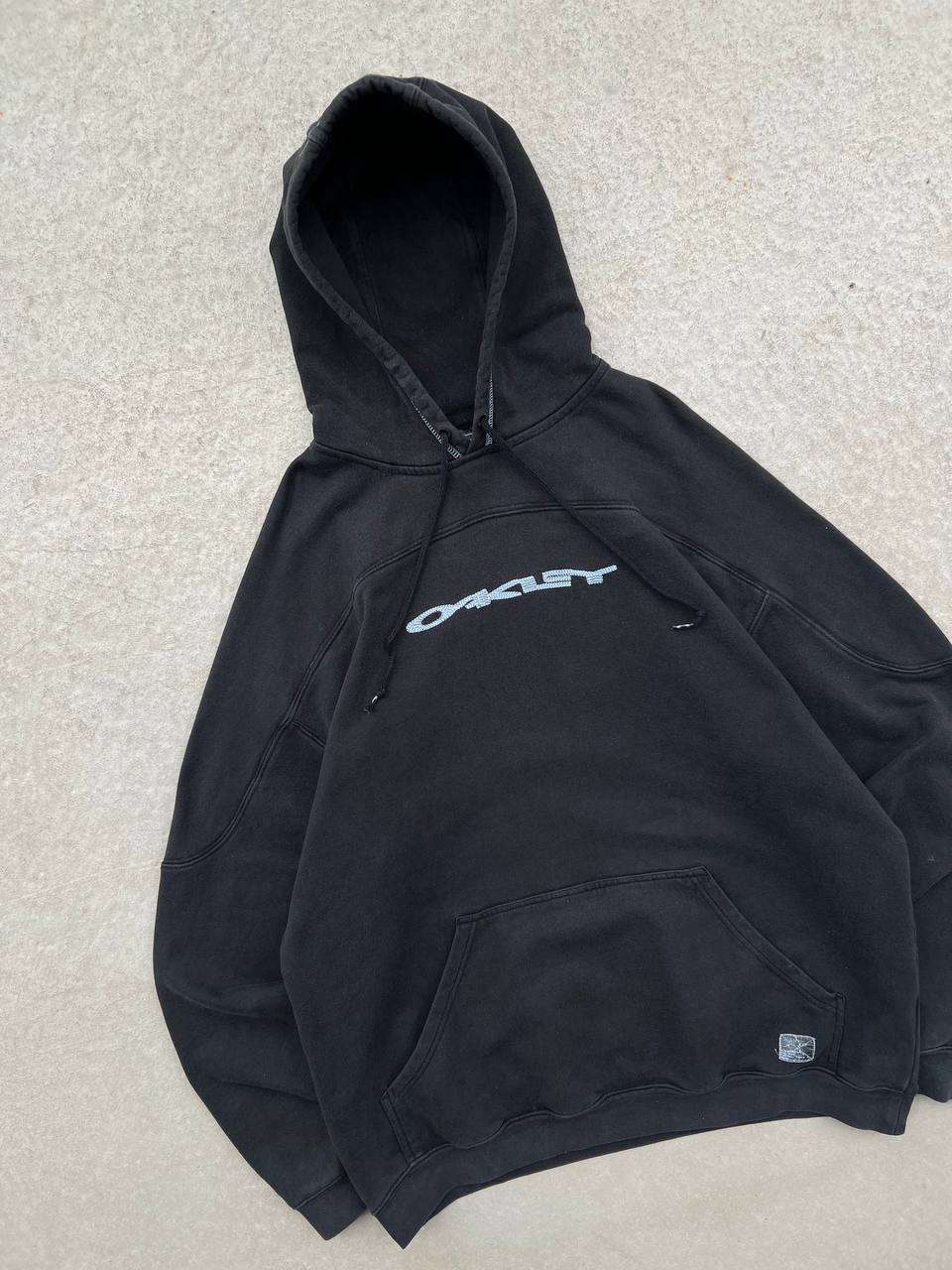 2005 Vintage Oakley Hoodie