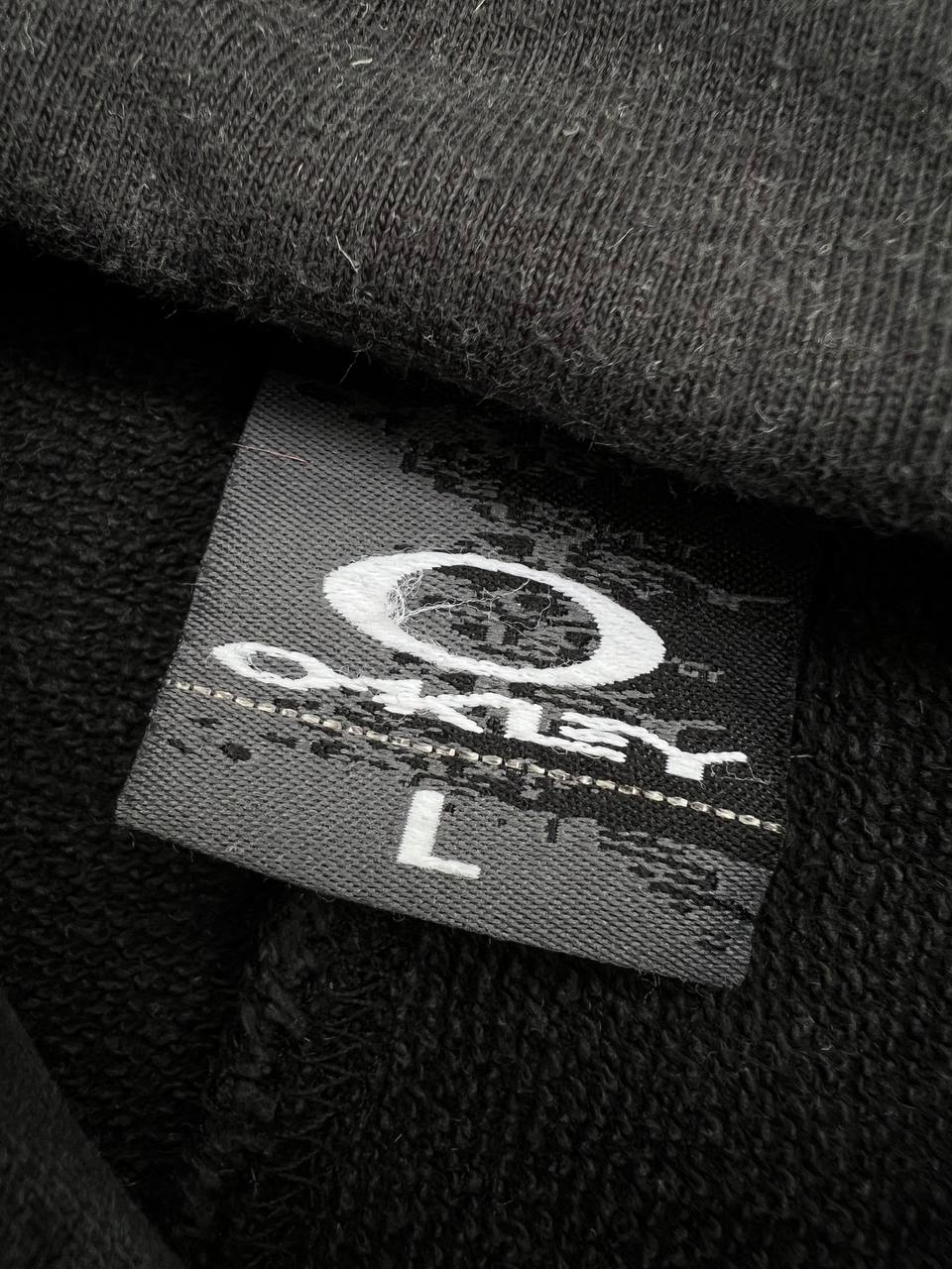 2005 Vintage Oakley Hoodie