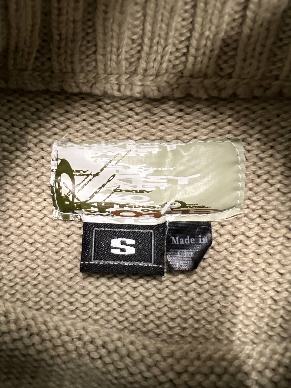 2005 Vintage Oakley Sweater