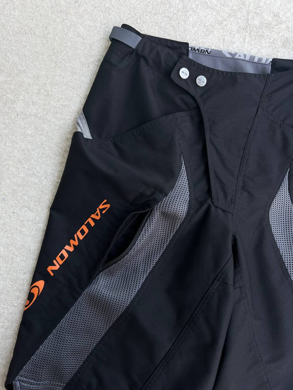 2007 Vintage Salomon Shorts