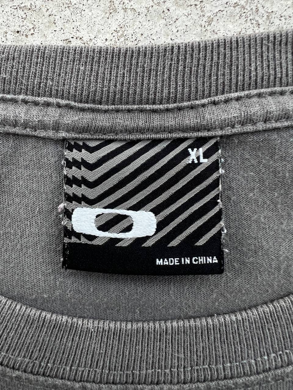 2011 Oakley T-Shirt Center Logo