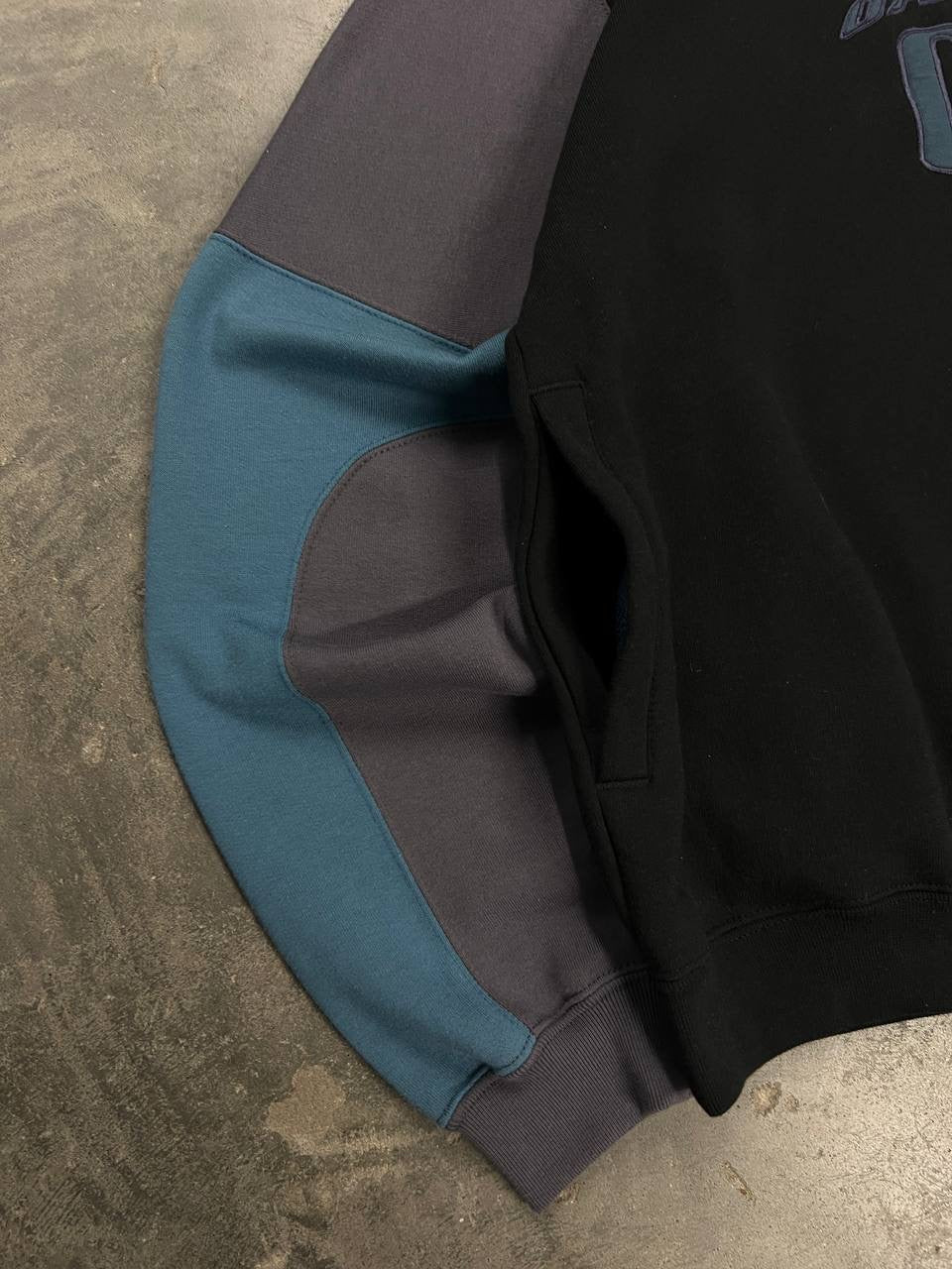 00s Vintage Oakley Hoodie