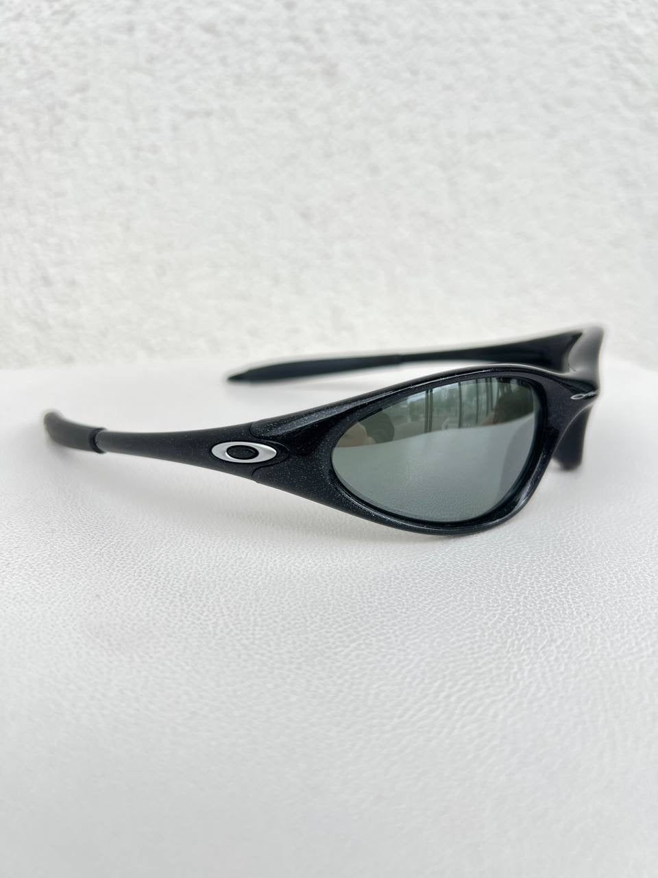 1998 Vintage Oakley Minute Gen 2 Metallic Black / Black Iridium Polarized Sunglasses