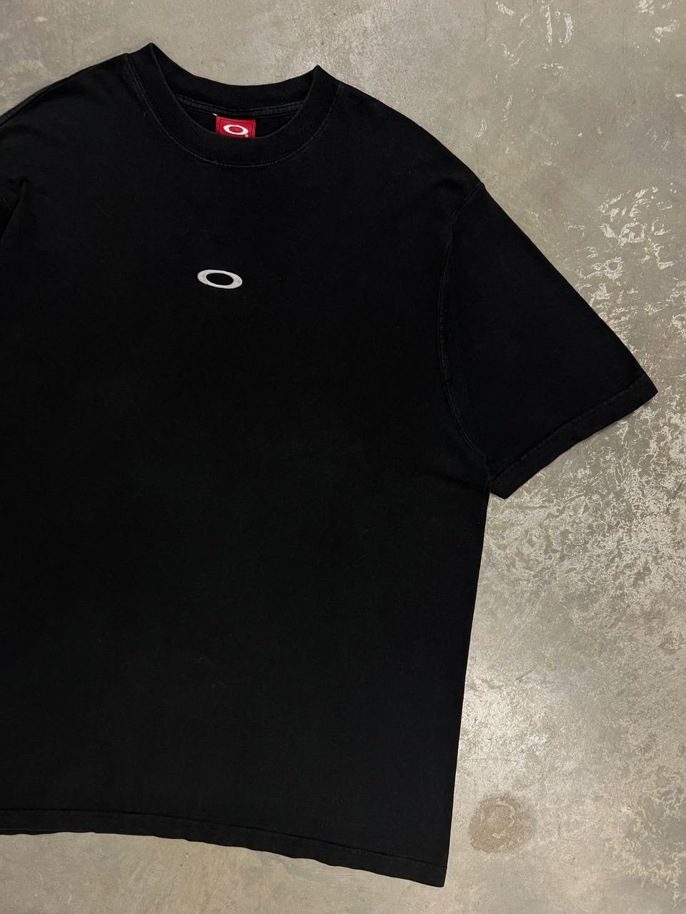 00s Vintage Oakley Center Logo T-Shirt