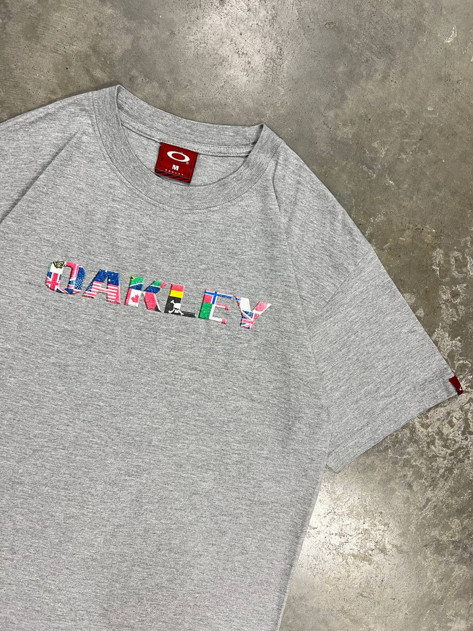 00s Vintage Oakley Flags T-Shirt
