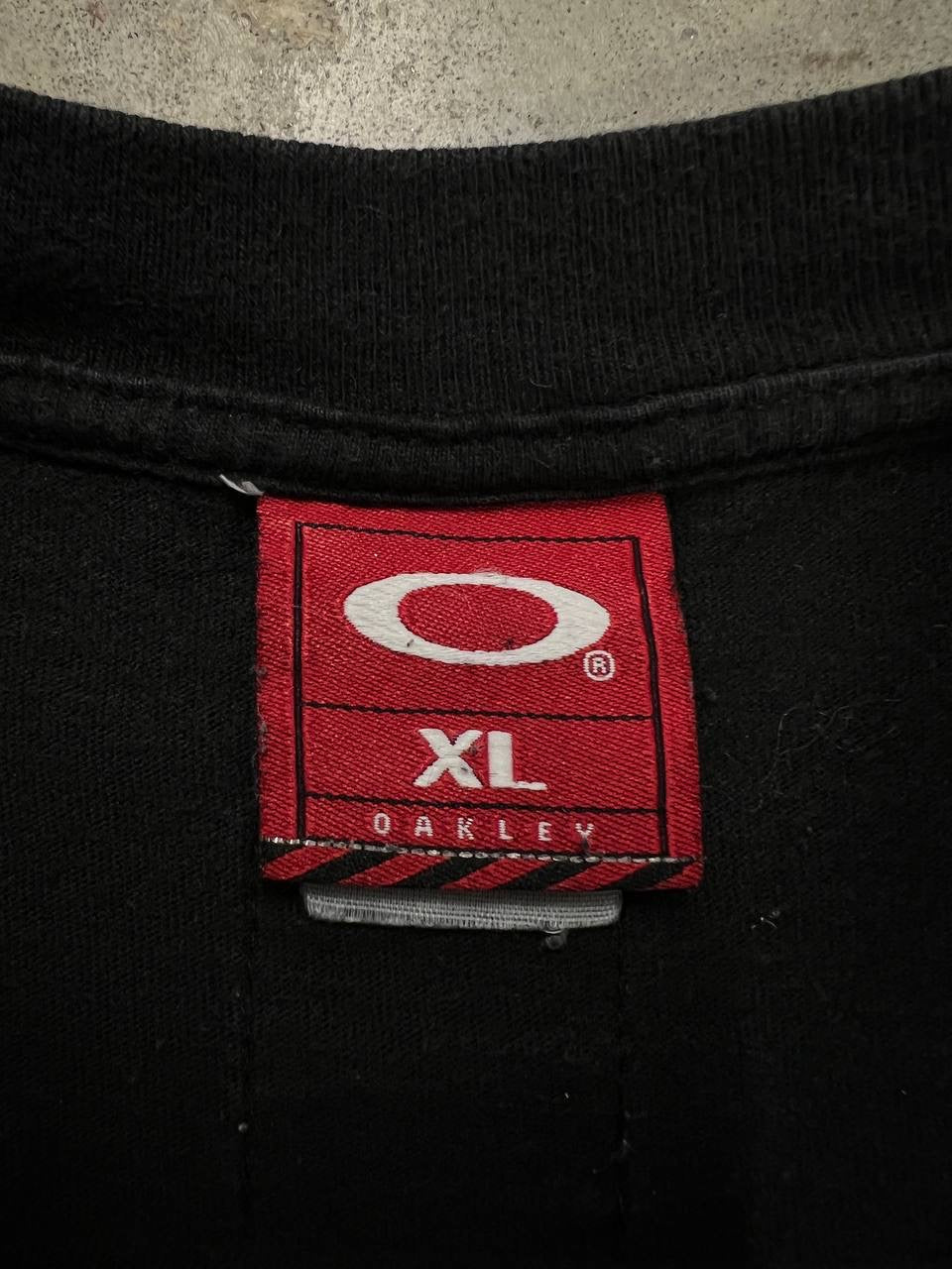 00s Vintage Oakley Center Logo T-Shirt