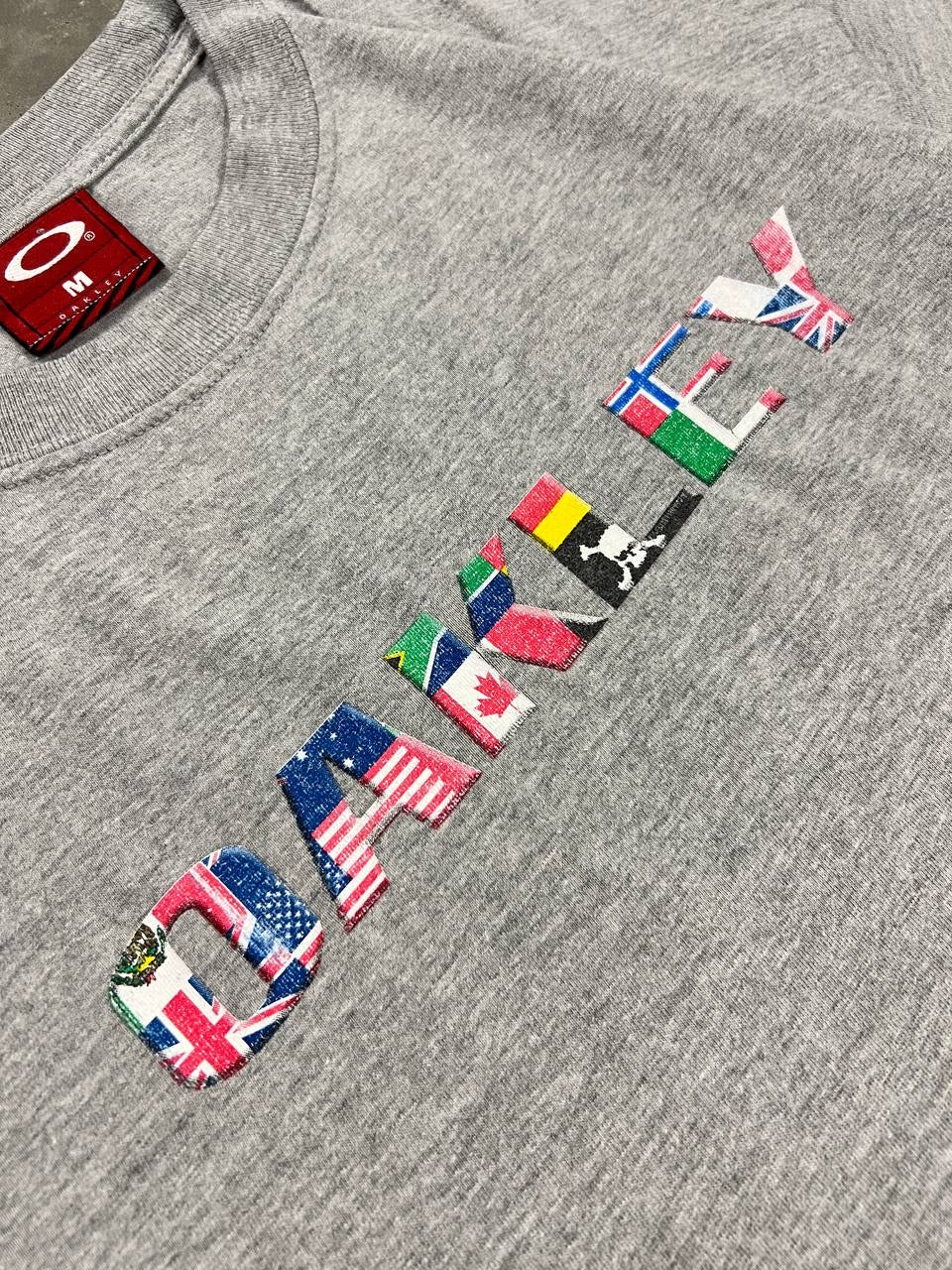 00s Vintage Oakley Flags T-Shirt