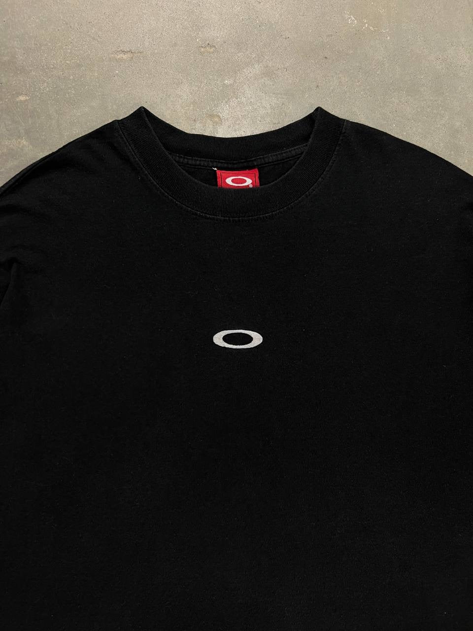 00s Vintage Oakley Center Logo T-Shirt