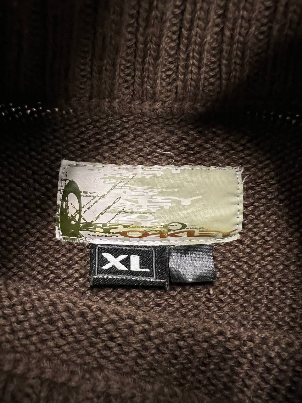 2005 Vintage Oakley Sweater