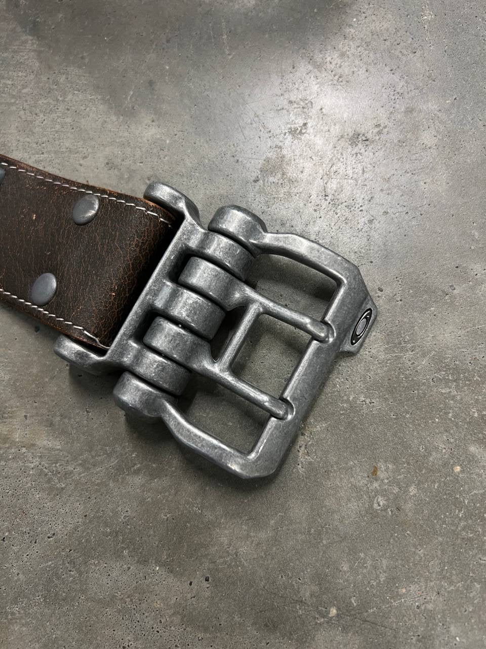 00s Vintage Oakley Leather Belt