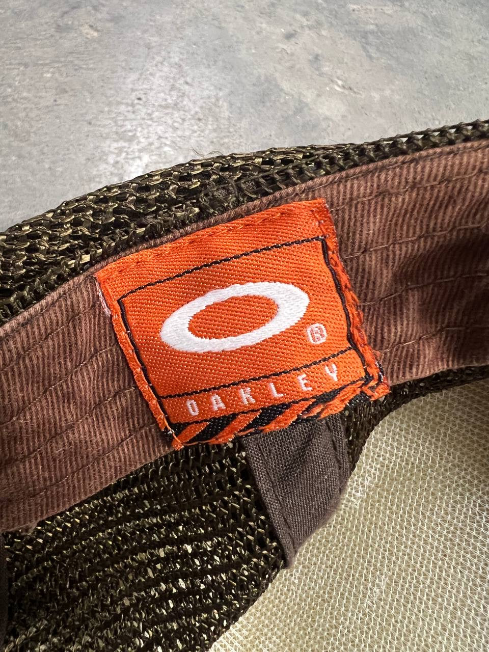 00s Vintage Oakley Trucker Hat