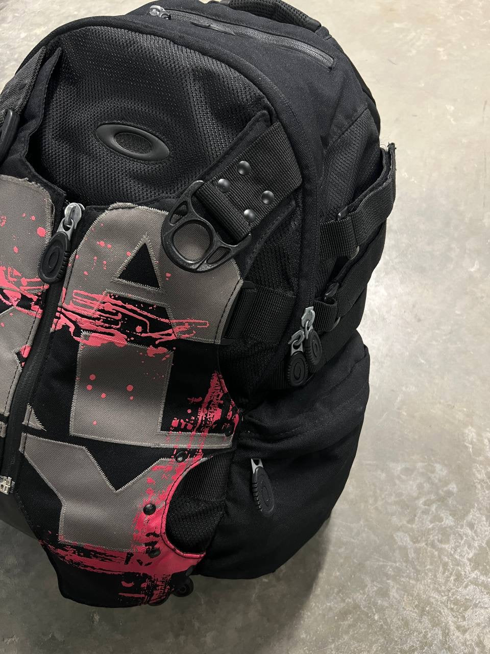 2006 Vintage Oakley Graphic Pack 2.0 Backpack