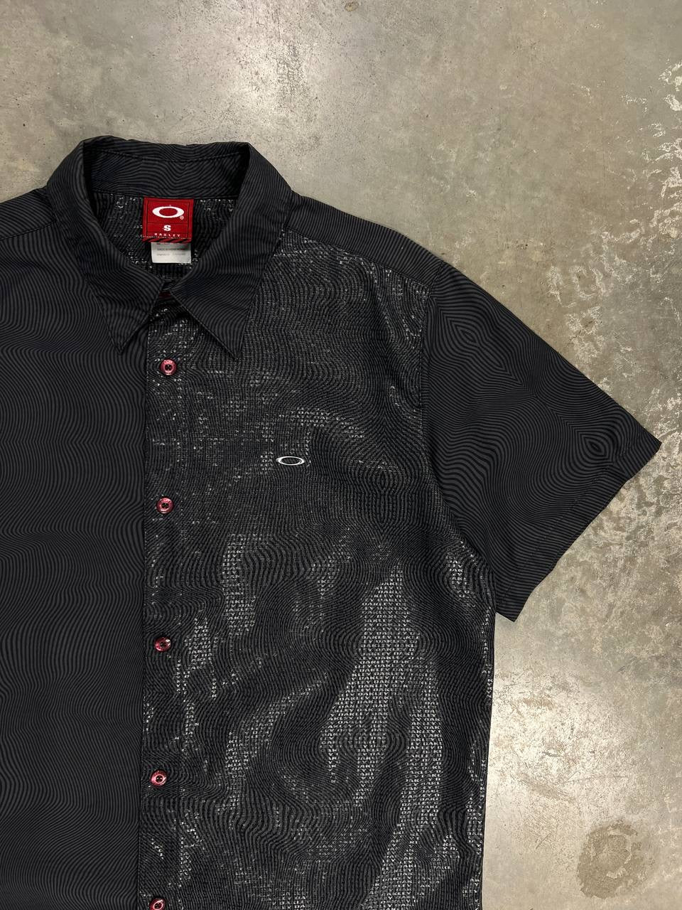 00s Vintage Oakley Optical Illusion Shirt