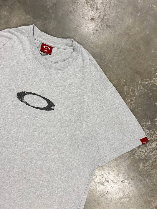 00s Vintage Oakley T-Shirt Center Logo