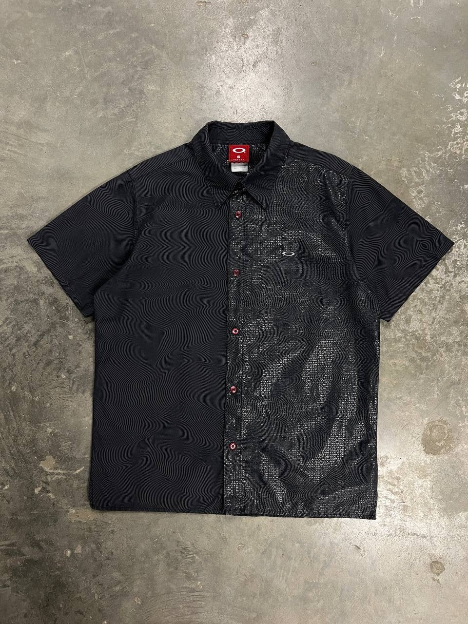 00s Vintage Oakley Optical Illusion Shirt