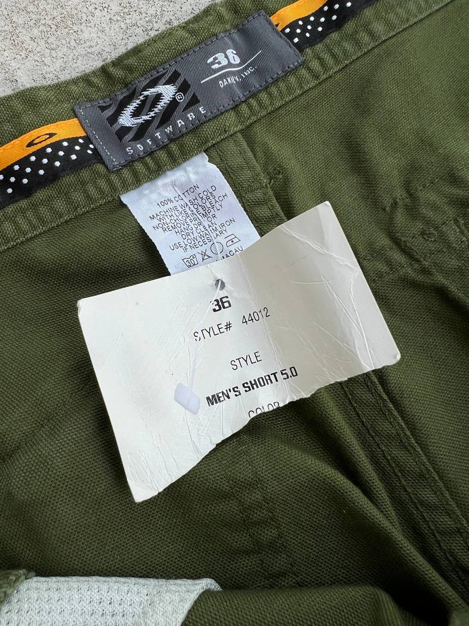 90s Vintage Oakley Software Cargo Shorts 5.0