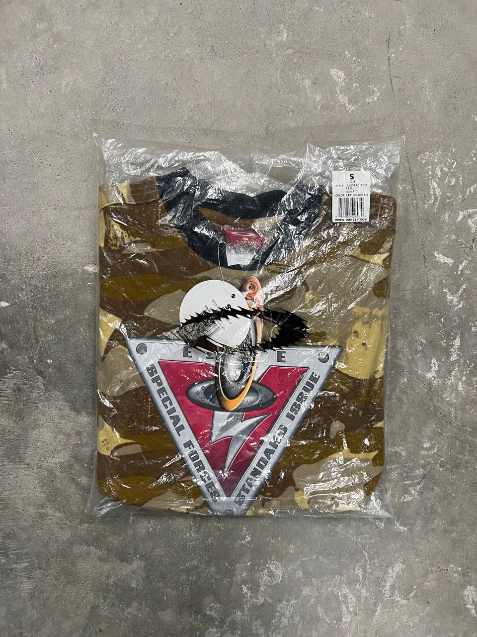 Archive Vintage Oakley Standard Issue Assault T-Shirt Earth Camo