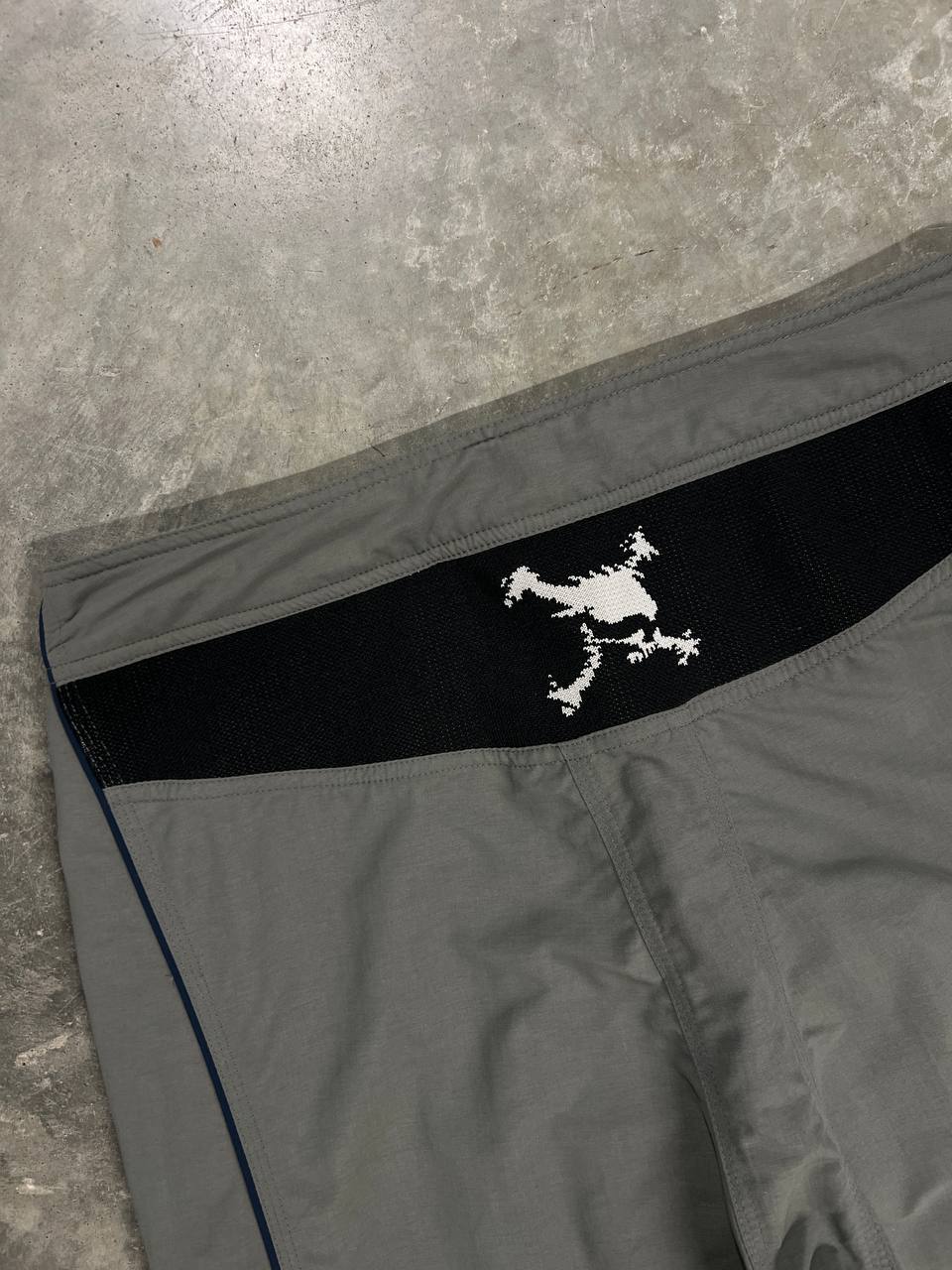 00s Vintage Oakley MTB 2.4 Shorts