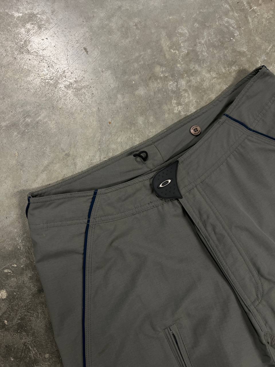 00s Vintage Oakley MTB 2.4 Shorts