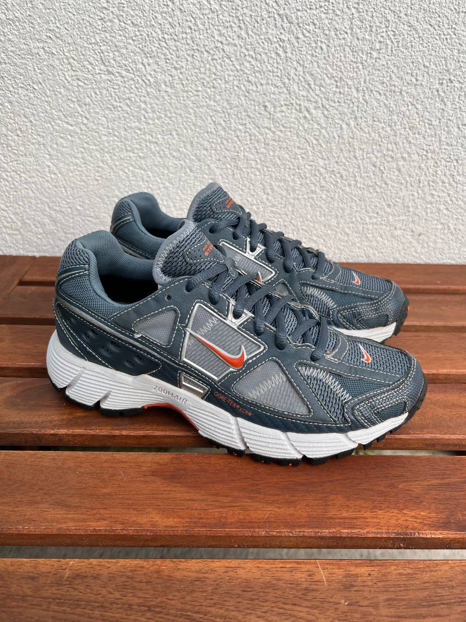 2007 Vintage Nike ACG Air Zoom Steens Shoes Gore-Tex