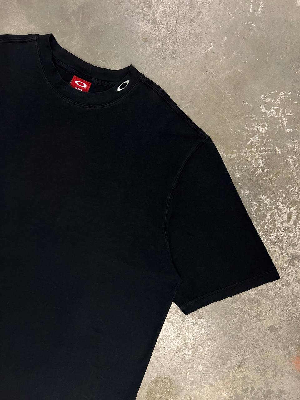 00s Vintage Oakley Icon T-Shirt