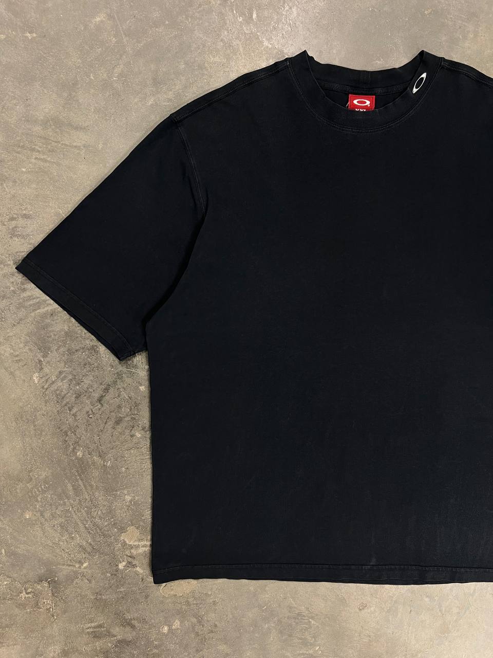 00s Vintage Oakley Icon T-Shirt