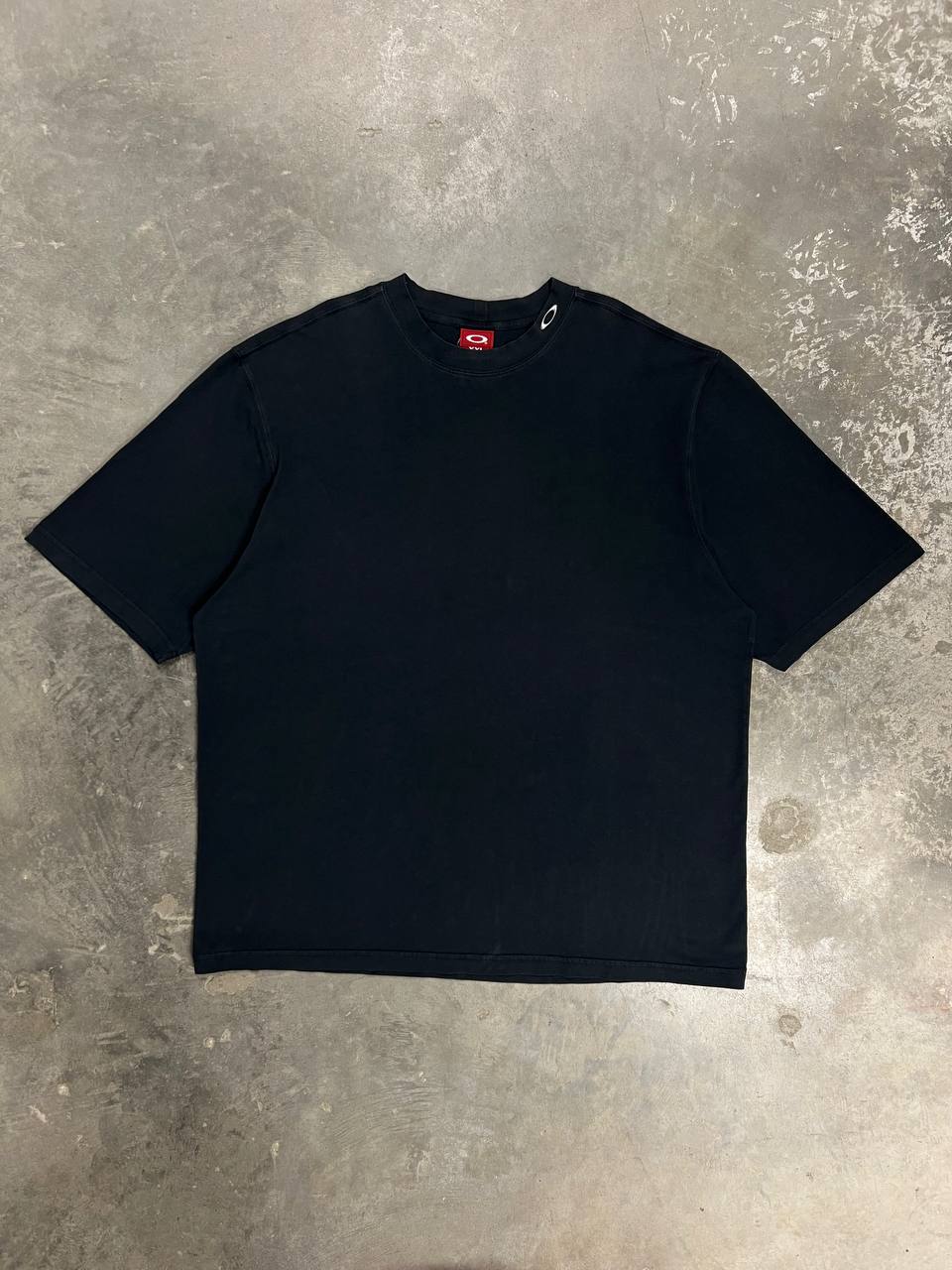 00s Vintage Oakley Icon T-Shirt