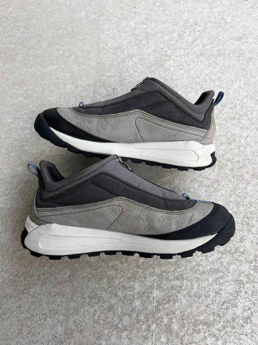 00s Vintage Caterpillar Zip Moc Shoes