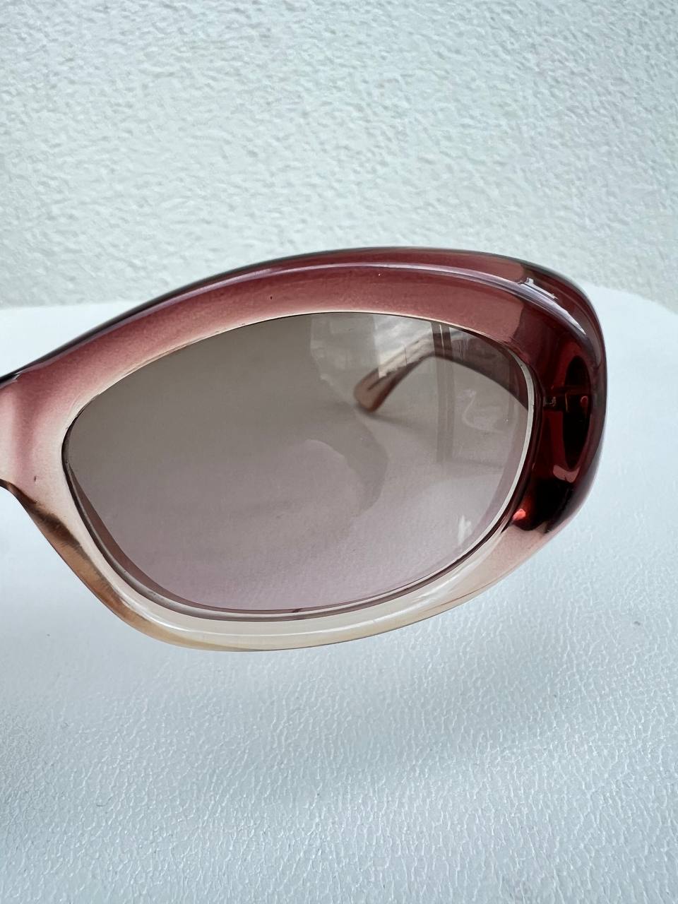 Vintage Gucci Sunglasses Oval Moda Pink Gradient