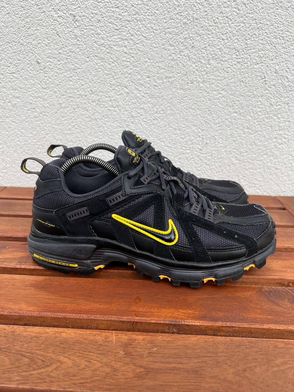 2008 Vintage Nike ACG Trail Running Shoes