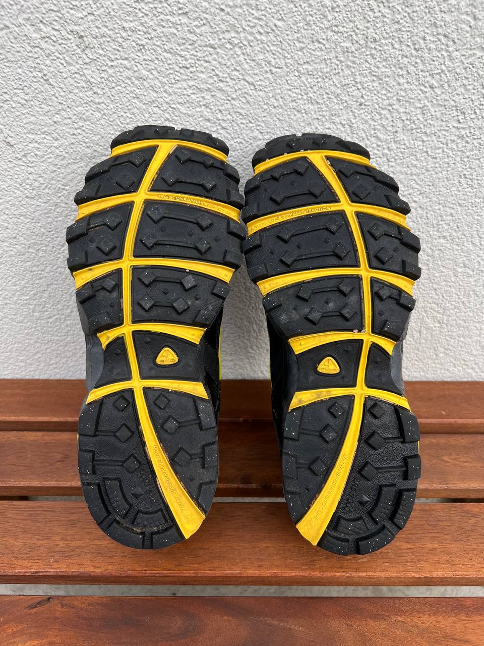2008 Vintage Nike ACG Trail Running Shoes